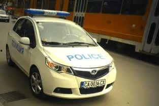 警车变国产车视频大全,警车换新记