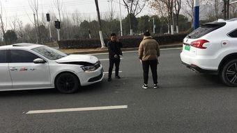 国产汽车品牌翻车事故视频