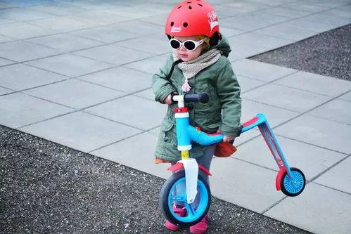 国产动漫变身滑板车视频,国产动漫变身滑板车，畅游青春梦想之旅