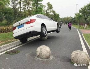 国产车撞石墩视频大全集,惊险瞬间大盘点